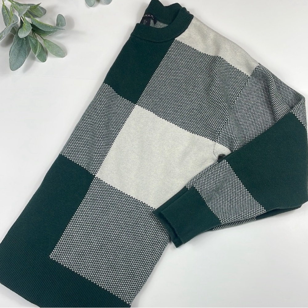 Tahari Green and White Checkered Plaid Sweater with Crew Neck